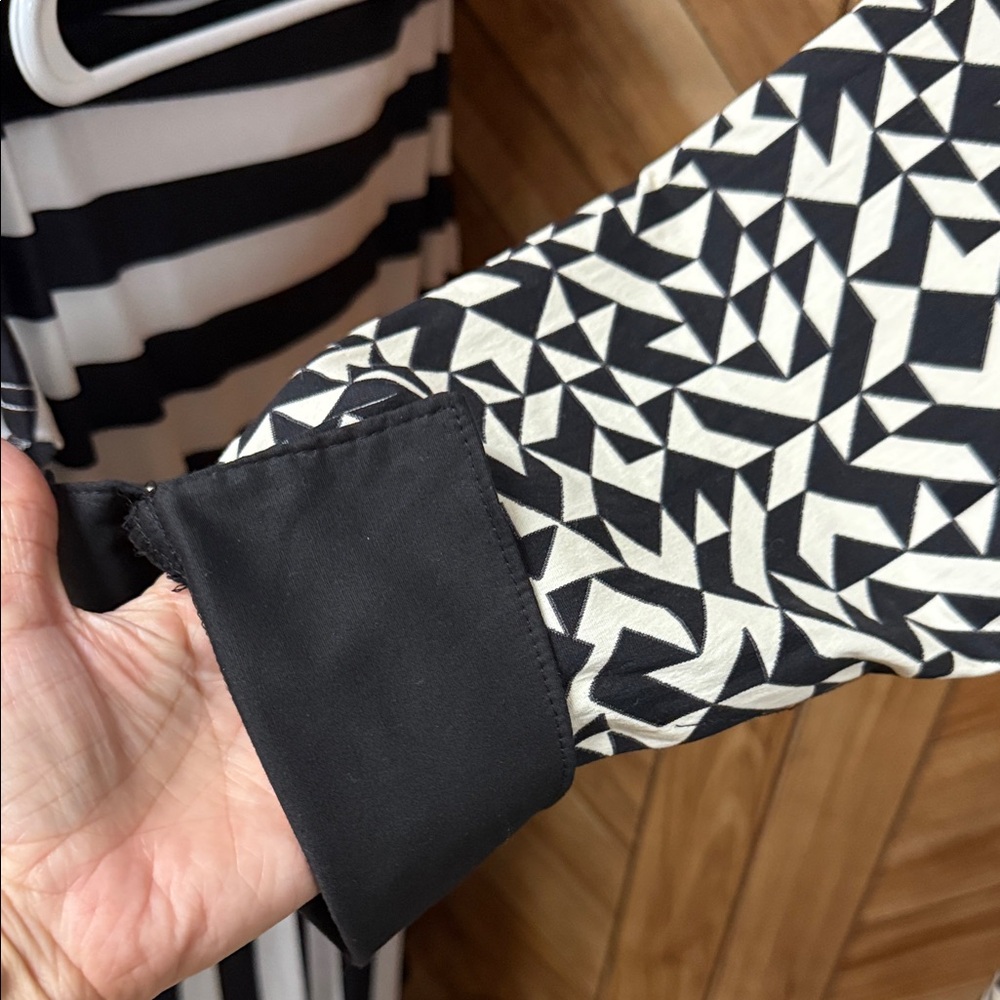 Sole Dione Studios Size 3XL Black and White Geometric Blouse - Picture 3 of 6